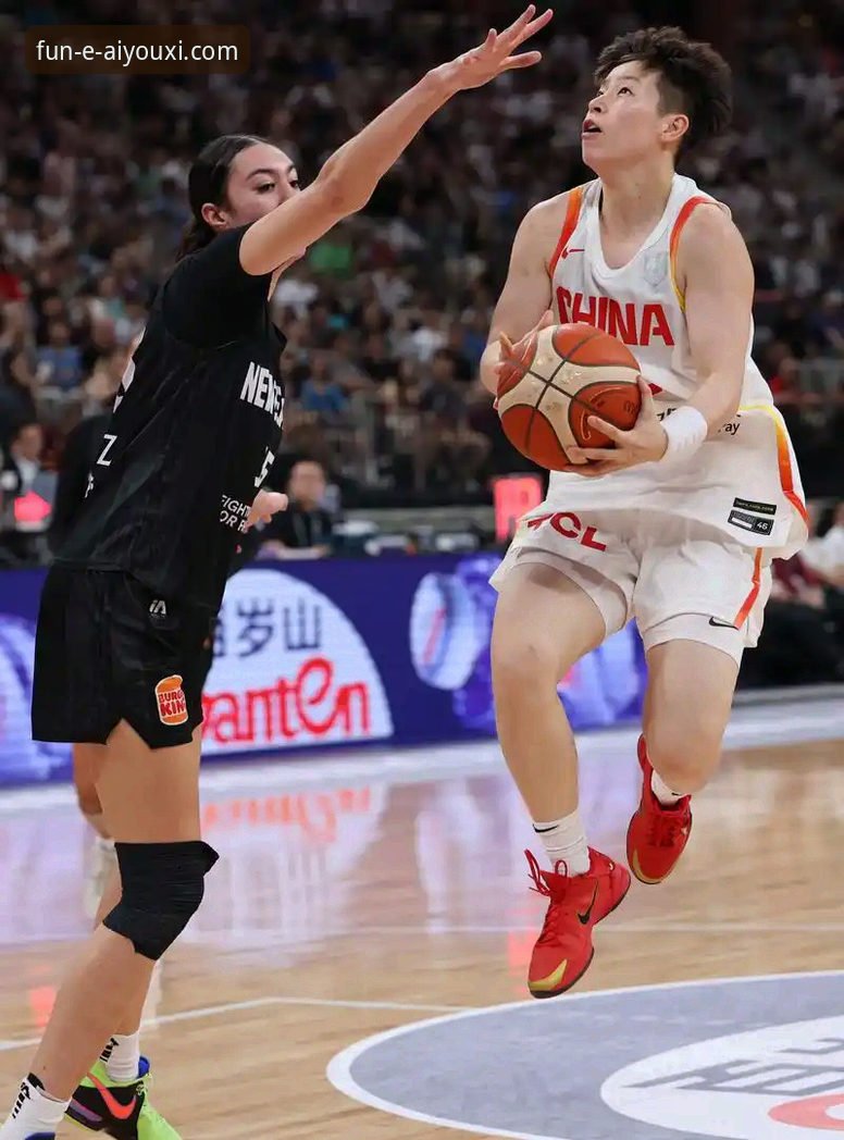 战术博弈与流畅体验：中国女篮变阵取胜 vs. 爱游戏平台观赛新维度